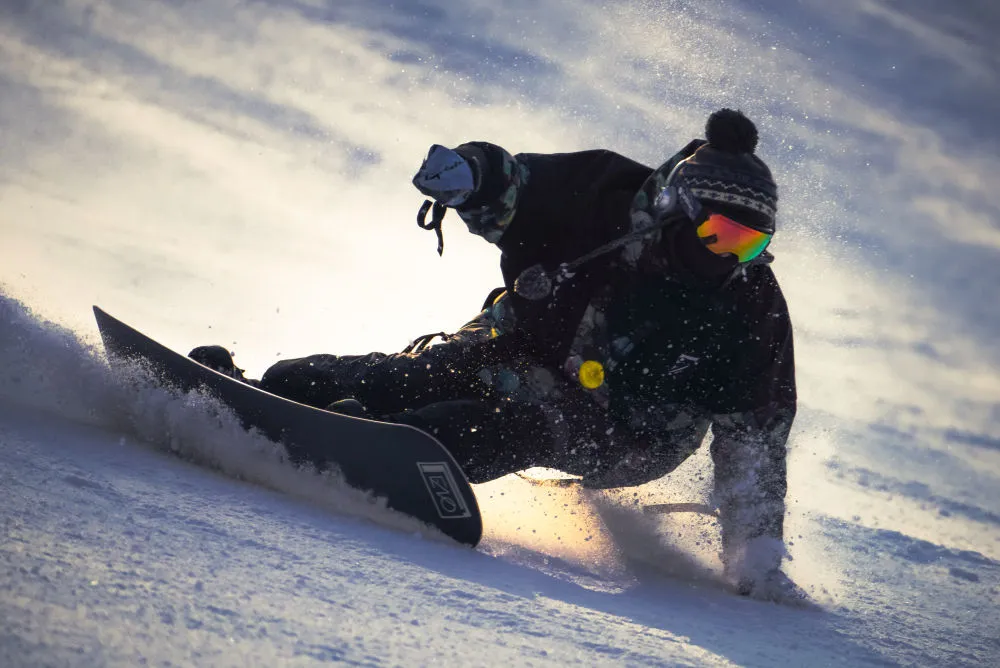 各大滑雪場(chǎng)陸續(xù)開板 冰雪經(jīng)濟(jì)持續(xù)升溫