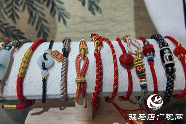 中國(guó)傳統(tǒng)繩結(jié)技藝傳承 美好寓意點(diǎn)綴現(xiàn)代生活