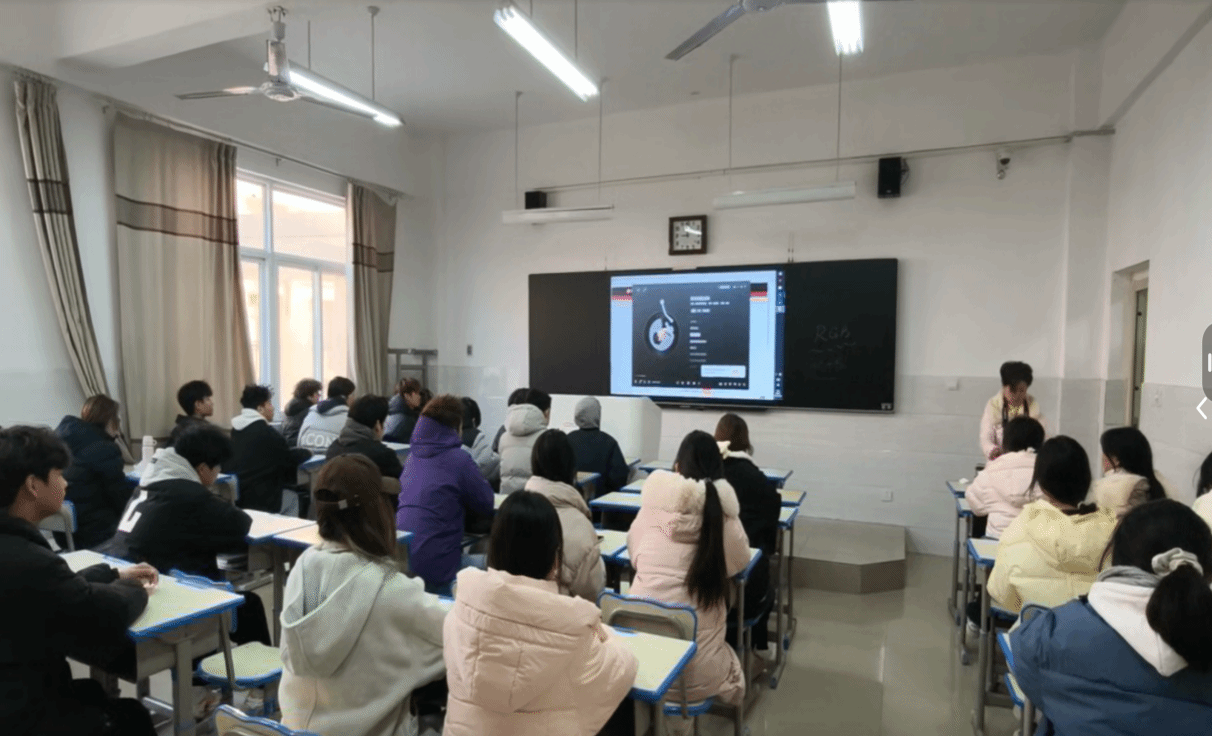  弘揚(yáng)法治精神 筑牢育人根基——駐馬店職業(yè)技術(shù)學(xué)院信息工程學(xué)院開展“憲法宣傳周”系列教育活動(dòng)