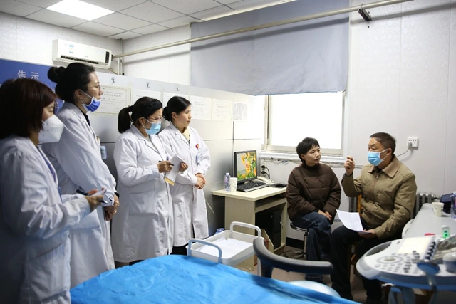 市產(chǎn)前診斷中心專家組蒞臨駐馬店市第一人民醫(yī)院指導(dǎo)工作