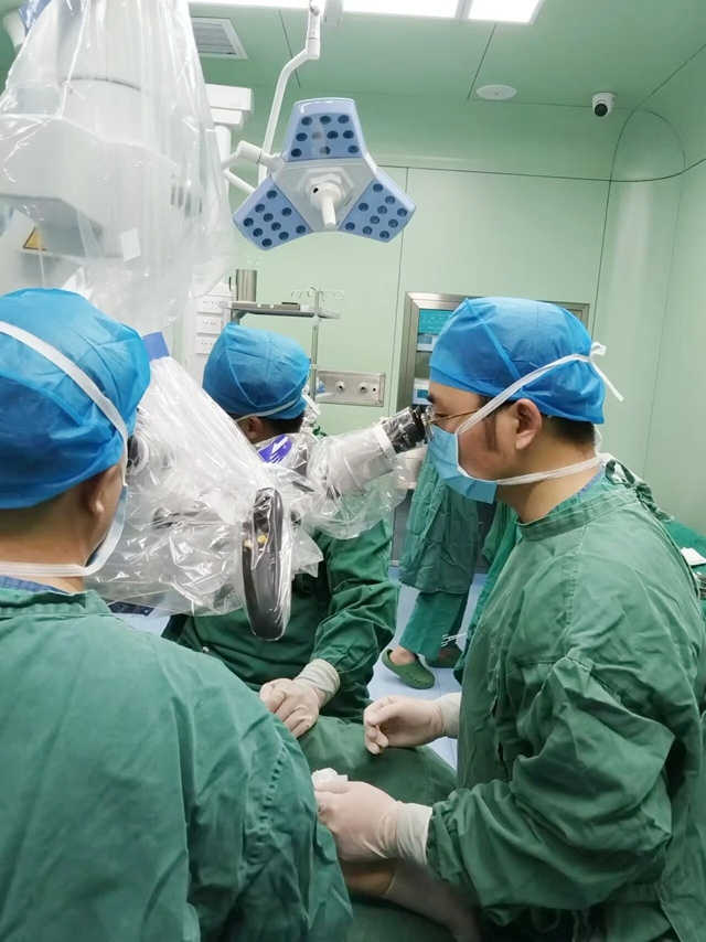 一招疏通，告別7年腿腫困擾！淋巴管-靜脈搭橋術(shù)為腫瘤術(shù)后患者帶來新希望