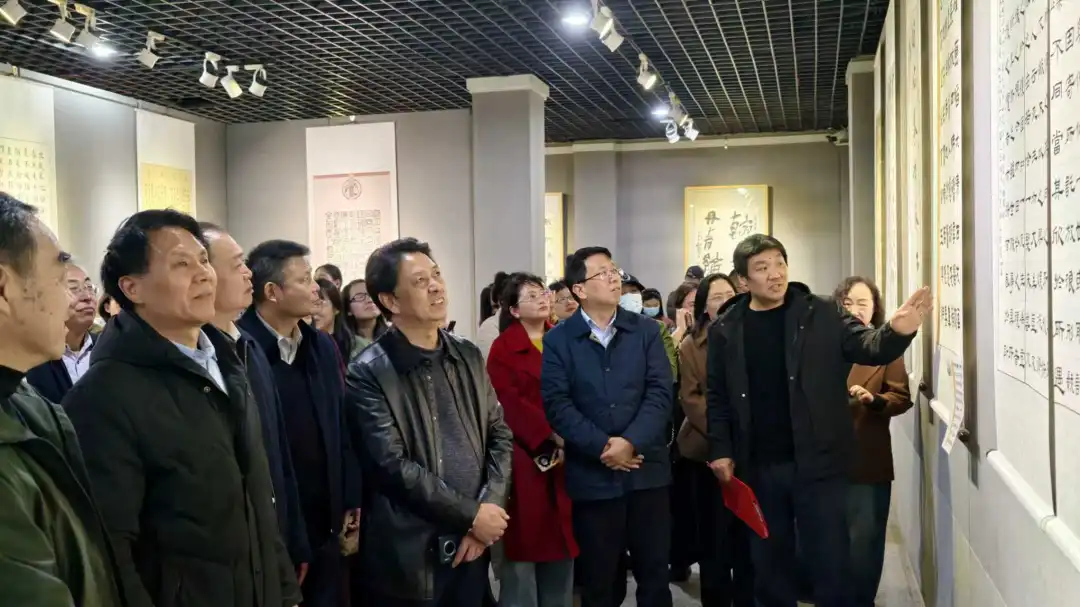 筆耕終有獲！“相期與來(lái)”駐馬店職工書(shū)法展開(kāi)幕，墨香里藏著匠心與熱愛(ài)