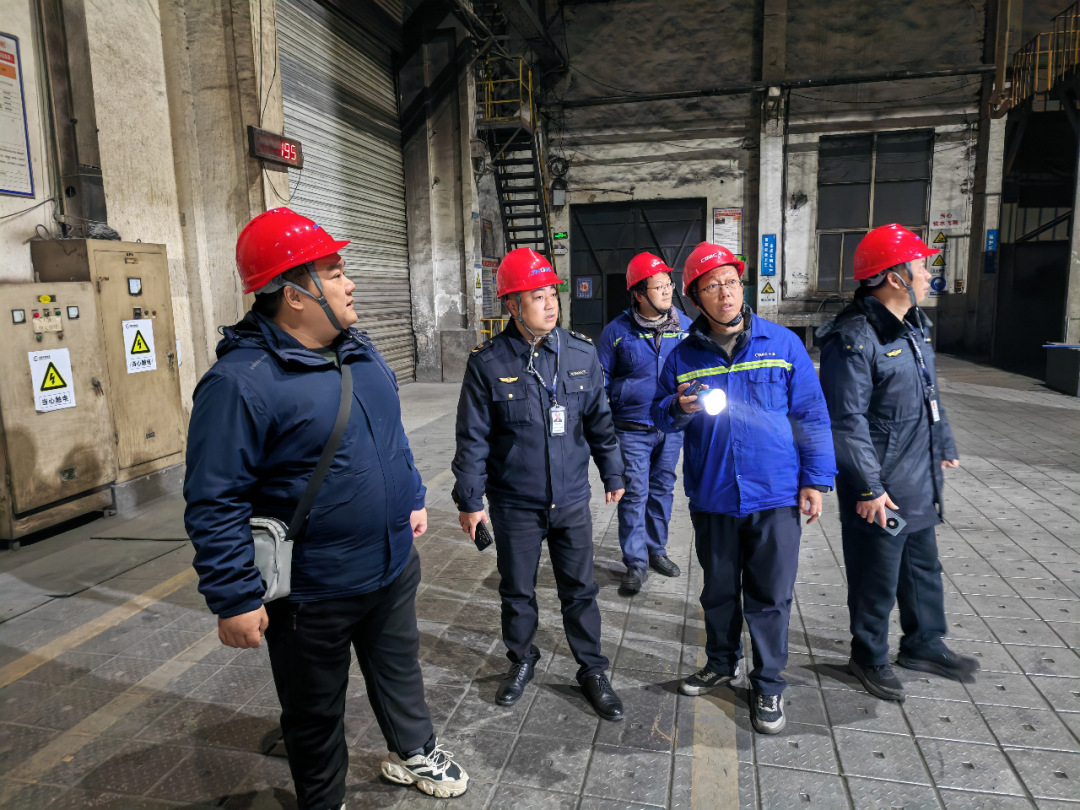 駐馬店市生態(tài)環(huán)境局驛城分局：精準(zhǔn)夜查強(qiáng)監(jiān)管 暖心幫扶促提升