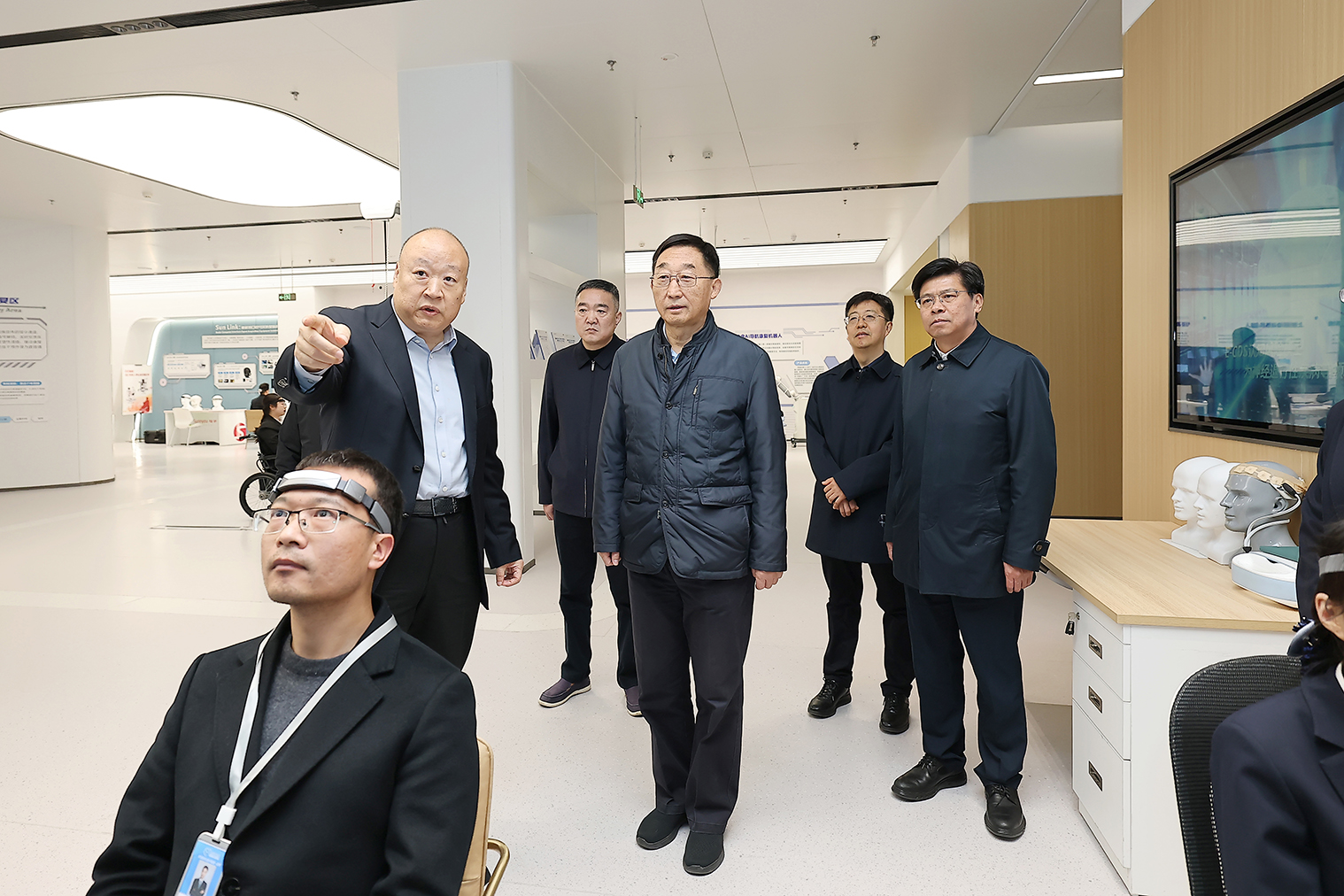 劉寧到安陽(yáng)龍安區(qū)文峰區(qū)內(nèi)黃縣檢查指導(dǎo)工作時(shí)強(qiáng)調(diào)：強(qiáng)化科技創(chuàng)新推動(dòng)產(chǎn)業(yè)轉(zhuǎn)型升級(jí) 打造精品旅游線路知名文化地標(biāo)