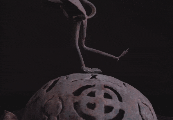 文博日歷丨如何用青銅做出輕盈感？古人用幾根線說明白了