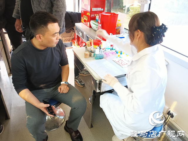 驛城區(qū)水屯鎮(zhèn)：為愛挽袖 點(diǎn)亮生命之光