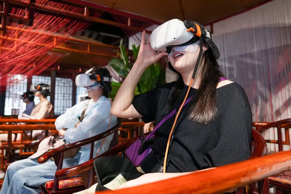 加快建設(shè)文化強(qiáng)國(guó)