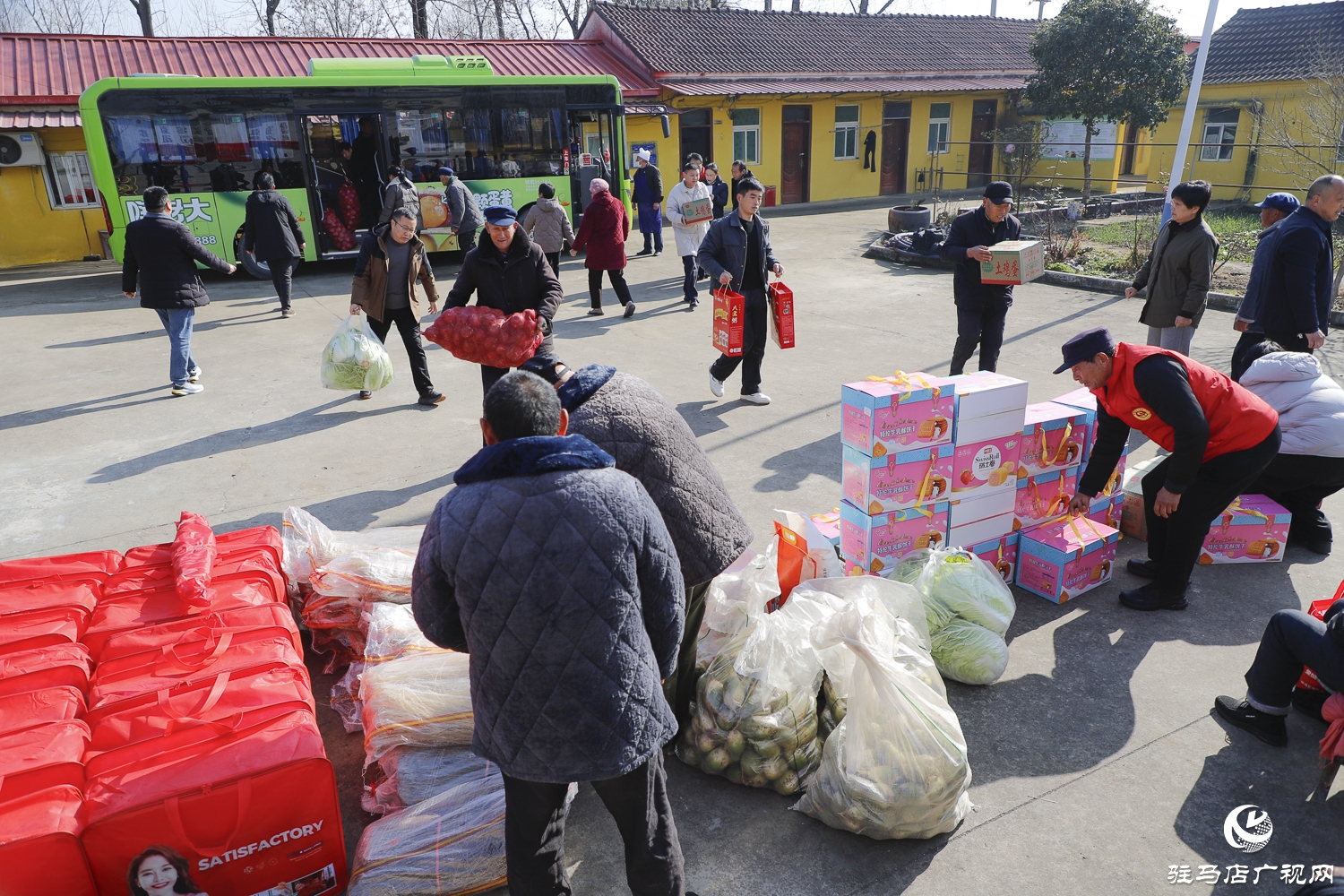 正陽縣:冬日送溫情 好人暖夕陽