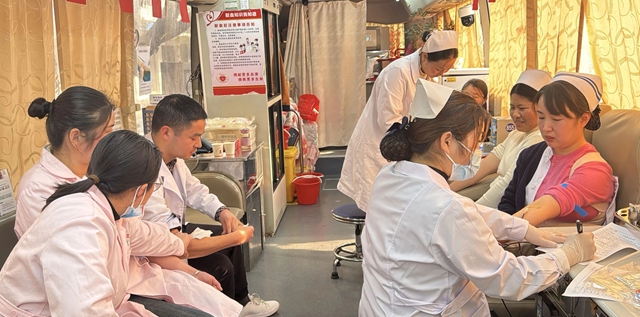 熱血暖寒冬 仁心護(hù)安康——駐馬店市第二中醫(yī)院開展年末無償獻(xiàn)血公益活動(dòng)