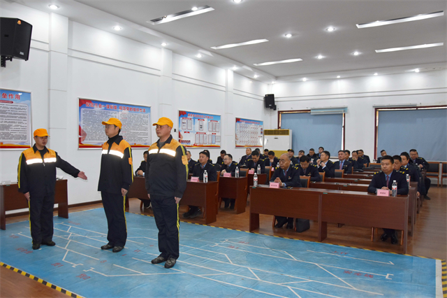  駐馬店車務(wù)段2025年標(biāo)準(zhǔn)化規(guī)范化現(xiàn)場(chǎng)會(huì)提士氣鼓干勁