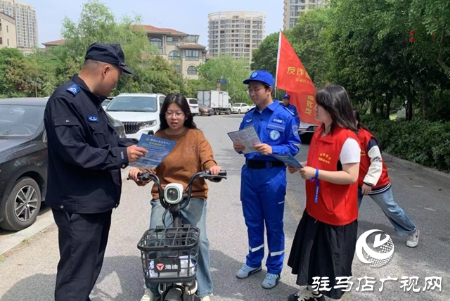 駐馬店天中救援隊(duì):險(xiǎn)境勇“逆行” 平凡寫(xiě)擔(dān)當(dāng)