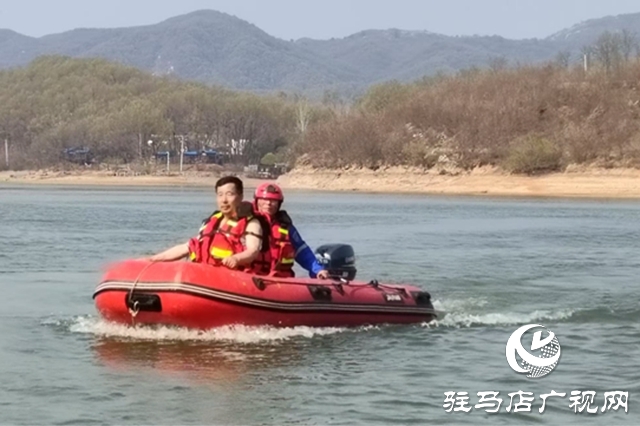 駐馬店天中救援隊(duì):險(xiǎn)境勇“逆行” 平凡寫(xiě)擔(dān)當(dāng)