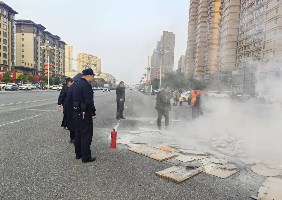 確山公安：緊急滅火除險情 危難時刻顯身手