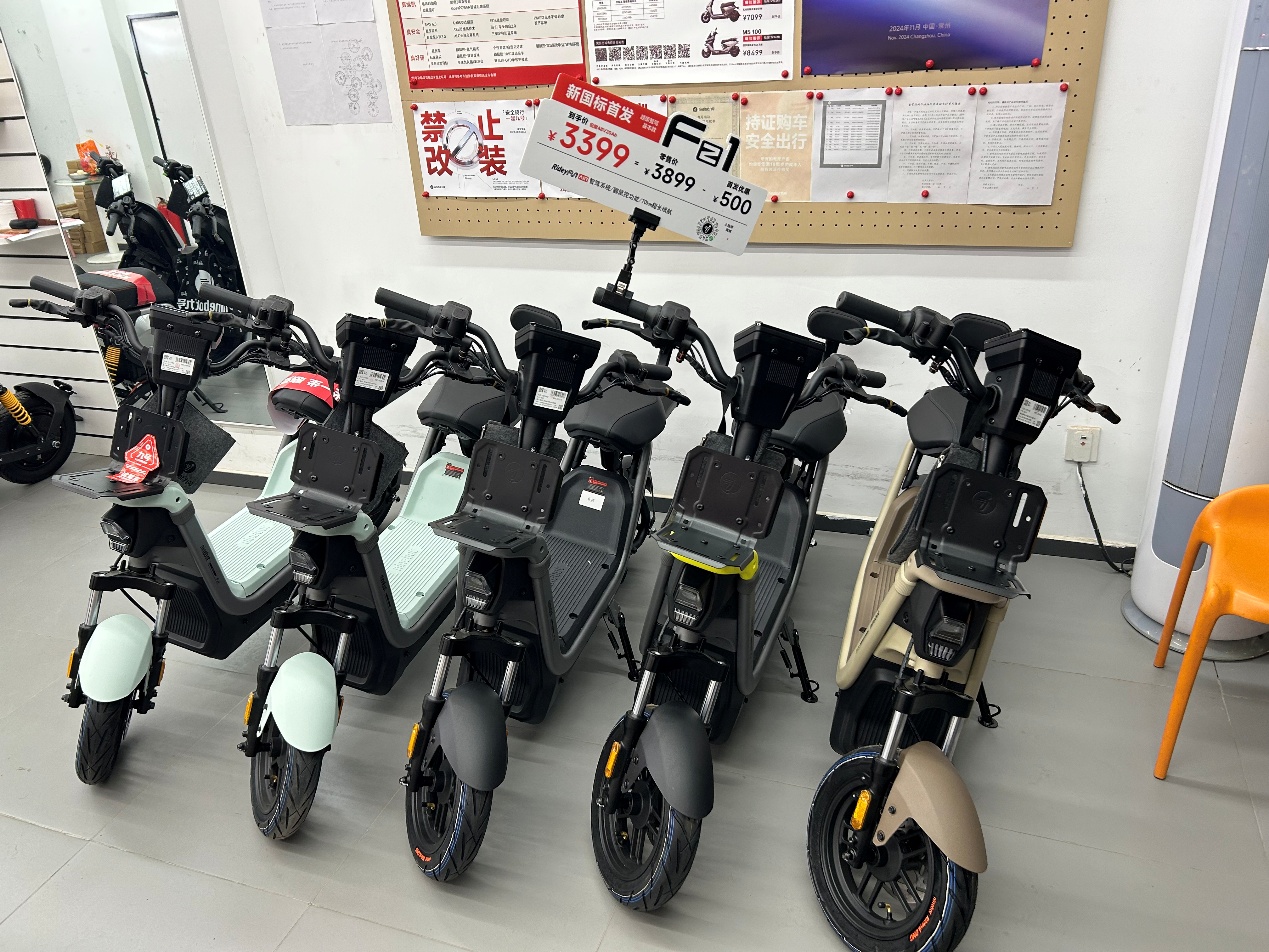 門店新國標(biāo)電動自行車扎堆，消費(fèi)者為何仍觀望？