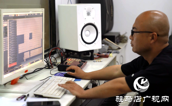 平輿原創(chuàng)歌曲《畢業(yè)季》2025高考首日經(jīng)《駐馬店廣視網(wǎng)》火遍網(wǎng)絡