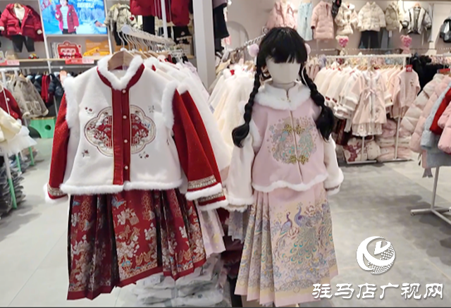 新年服裝點燃春節(jié)經(jīng)濟“新中式”服裝成消費熱潮