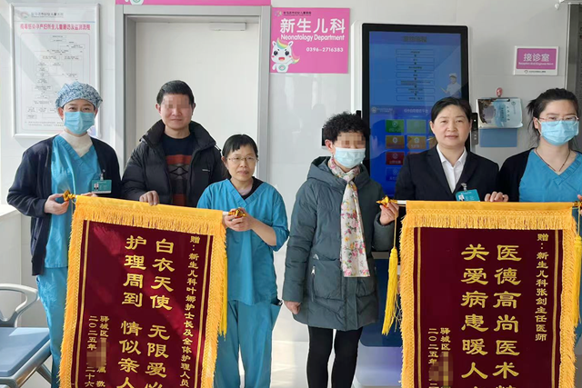 出生體重不足千克、呼吸衰竭……曾被醫(yī)院拒收的早產(chǎn)寶寶康復(fù)了