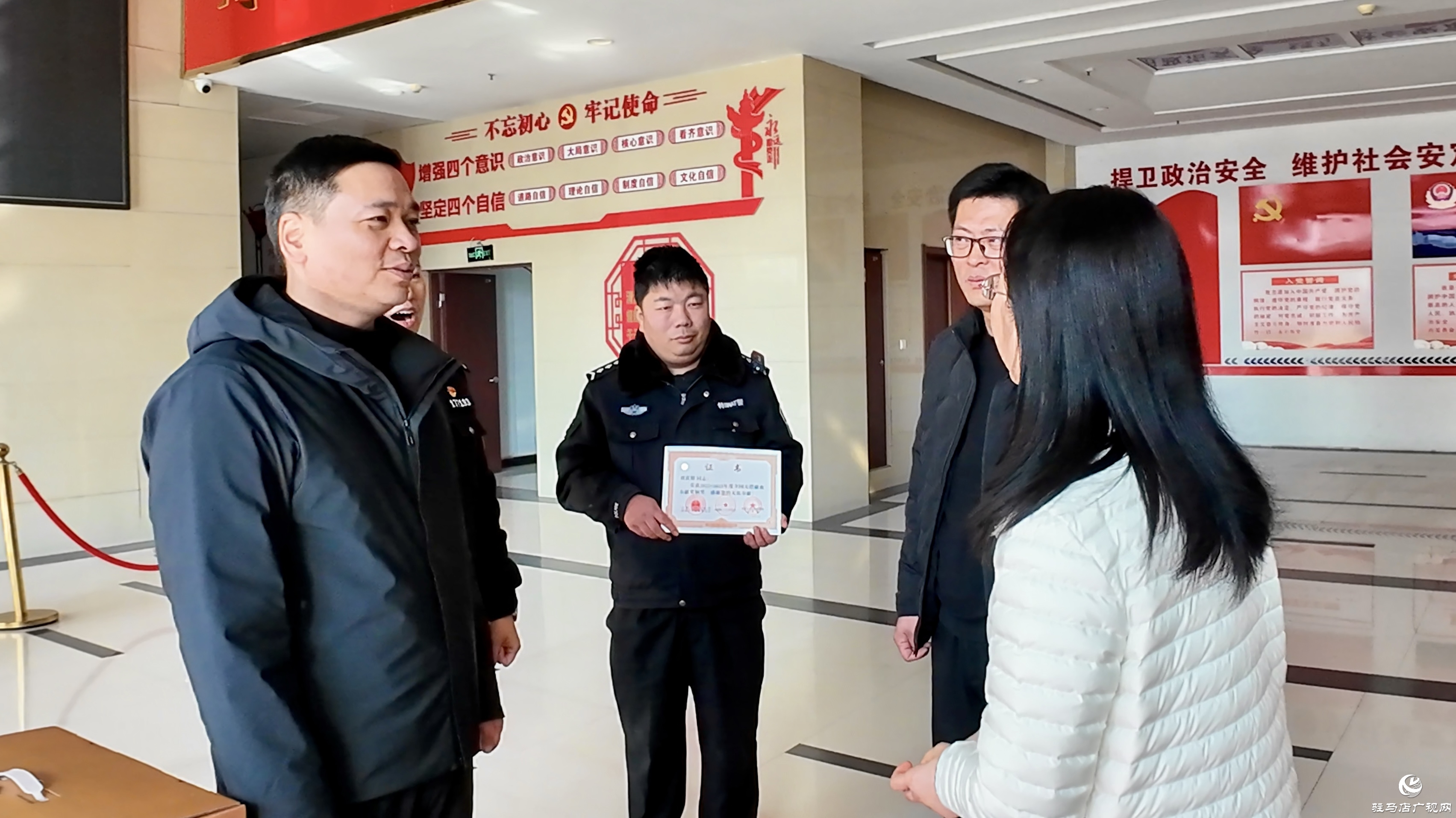 正陽(yáng)縣開(kāi)展中國(guó)人民警察節(jié)慰問(wèn)熱血公安活動(dòng)