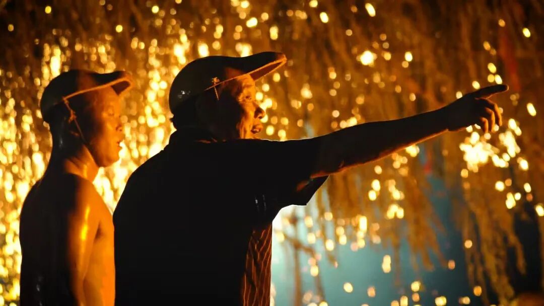 千年鐵花放時代光芒 | 駐馬店國家級非遺確山打鐵花代表性傳承人楊建軍榮獲百度百科年度影響力個人