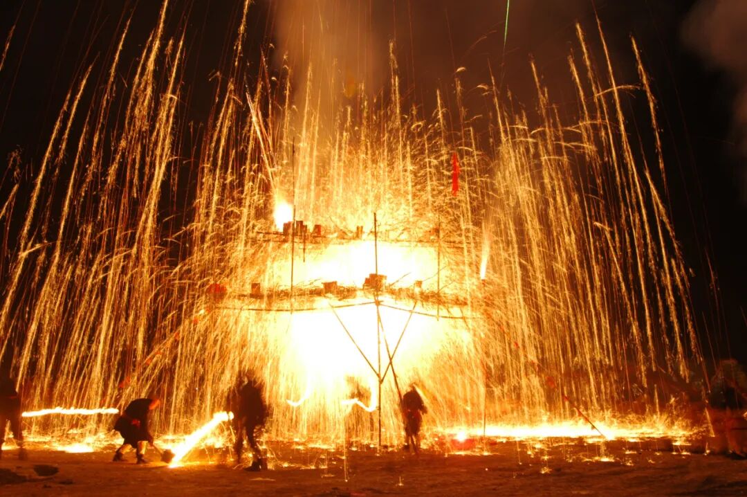 千年鐵花放時代光芒 | 駐馬店國家級非遺確山打鐵花代表性傳承人楊建軍榮獲百度百科年度影響力個人