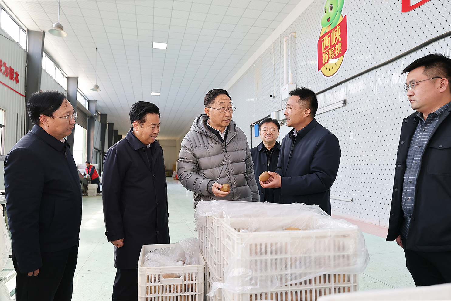 劉寧到南陽市西峽內(nèi)鄉(xiāng)南召調(diào)研推動工作時(shí)強(qiáng)調(diào) 突出特色優(yōu)勢 夯實(shí)產(chǎn)業(yè)基礎(chǔ) 激活縣域經(jīng)濟(jì)高質(zhì)量發(fā)展新動能