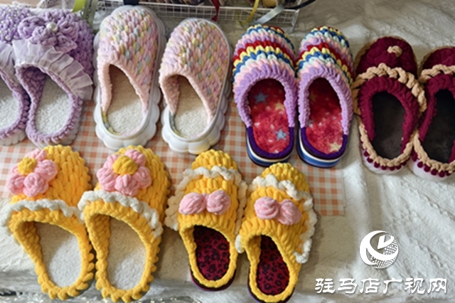 手上經(jīng)緯 足底溫情：楊菲的編織之路