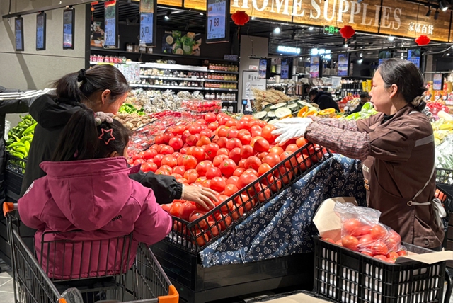 雪中“菜籃子”穩(wěn)穩(wěn)的！駐馬店商超貨足價穩(wěn)保民生