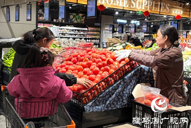 雪中“菜籃子”穩(wěn)穩(wěn)的！駐馬店商超貨足價(jià)穩(wěn)保民生