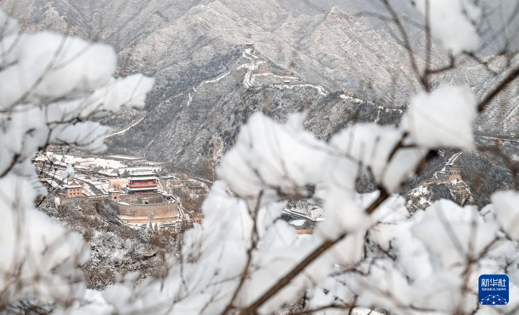 雪映居庸關(guān)