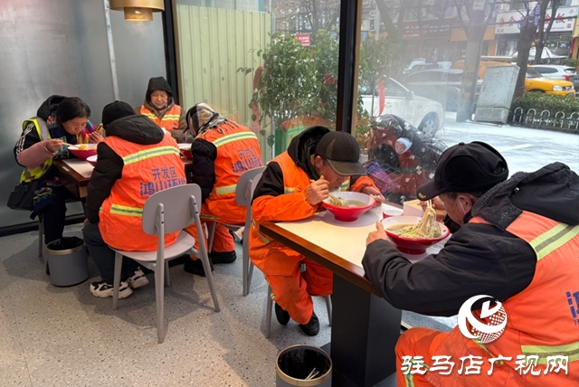 每周一免費(fèi)吃面 駐馬店一面館用“一碗面的承諾”溫暖環(huán)衛(wèi)工