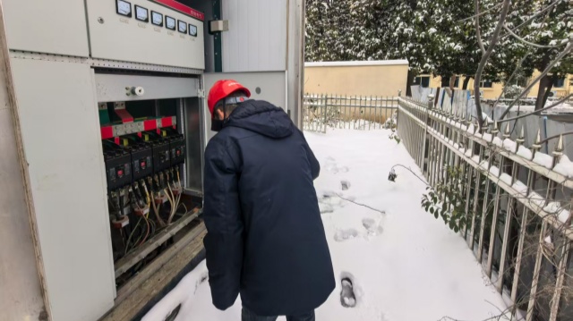國網(wǎng)泌陽縣供電公司:頂風(fēng)冒雪保供電 筑牢民生“溫暖線”