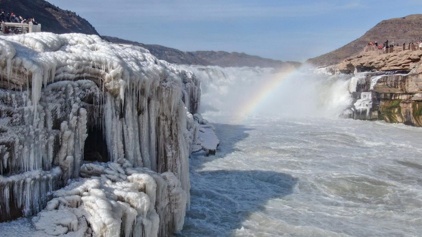 山西吉縣黃河壺口瀑布現(xiàn)流凌封河景觀