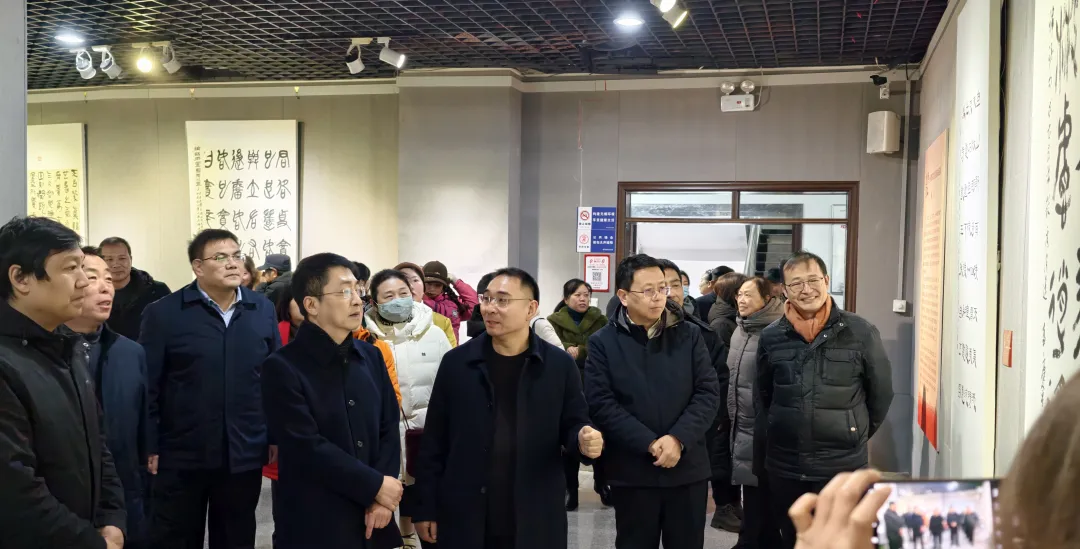 【展訊】簡上楚風(fēng)啟幕！戰(zhàn)國墨痕穿越兩千載，天中大地共赴文化之約