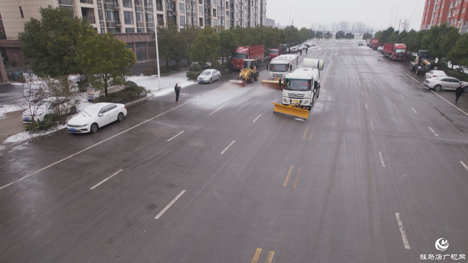 正陽縣城市管理綜合執(zhí)法局聞雪而動(dòng)全力保暢通