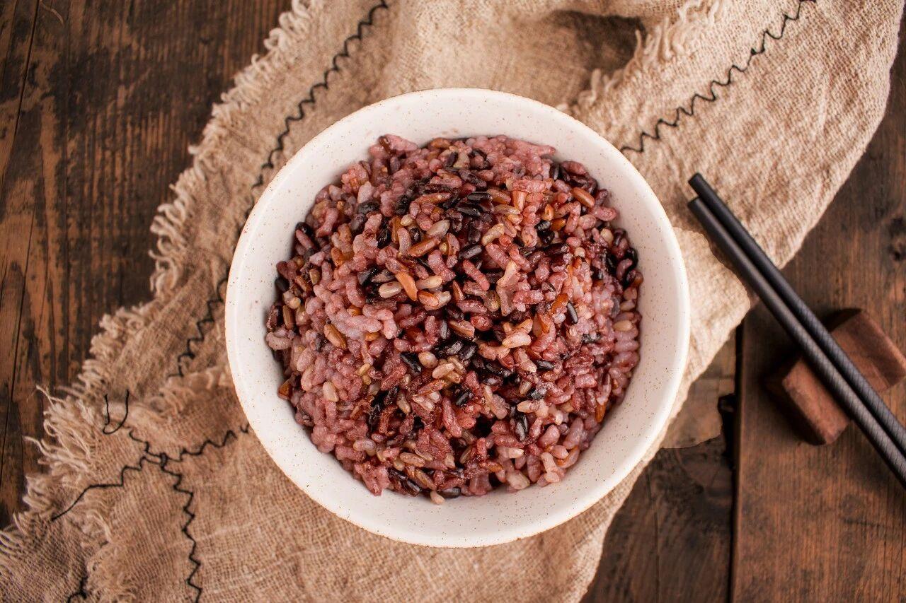 粗糧糊糊、餅干吃了反而血糖飆升 把握三個(gè)原則才健康