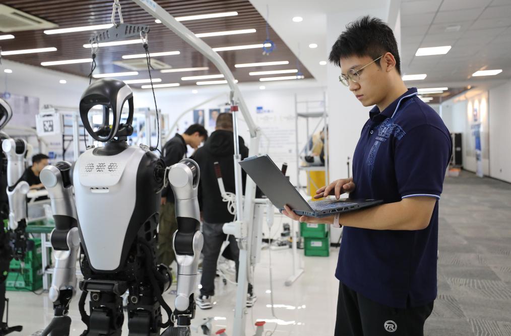 AI時(shí)代，職業(yè)生態(tài)如何變化？怎樣的人能更好適應(yīng)？