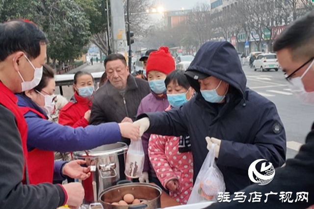 臘八粥香暖人心 “一杯粥”溫暖一座城