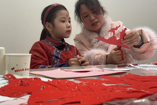 非遺傳承人朱?。杭舫鳊堮R精神 守護指尖年俗