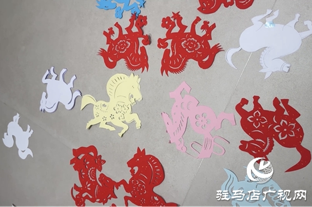 非遺傳承人朱俊：剪出龍馬精神 守護(hù)指尖年俗