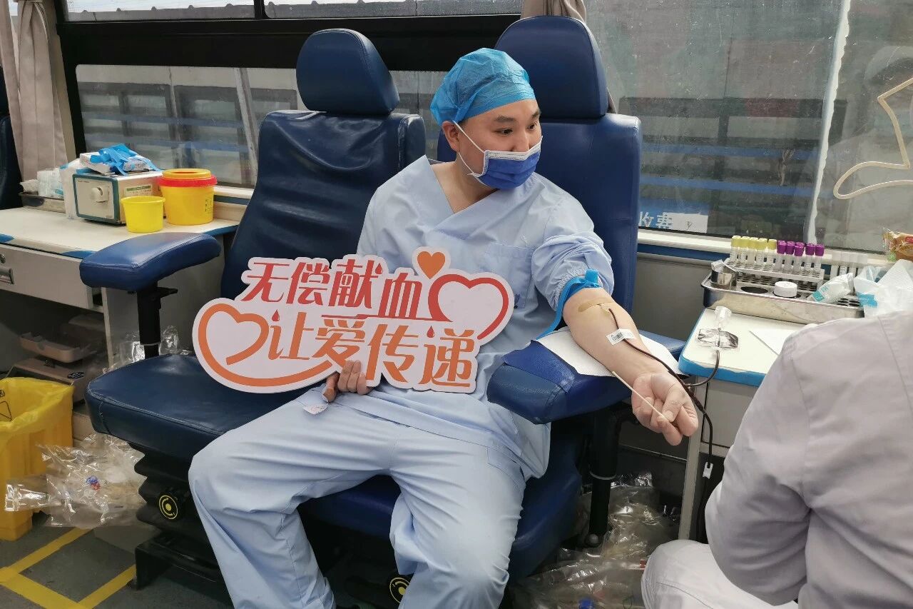 寒冬獻(xiàn)熱血 醫(yī)者顯真情——駐馬店市第一人民醫(yī)院開展無(wú)償獻(xiàn)血活動(dòng)