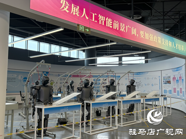 科技亮相天中年貨節(jié) 市民可親手&ldquo;觸碰未來&rdquo;