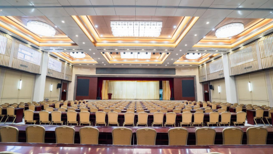 “陪你看世界”職工親子電影周，市總工會(huì)“惠工院線·思政大課堂”邀您來工人文化宮免費(fèi)觀影！