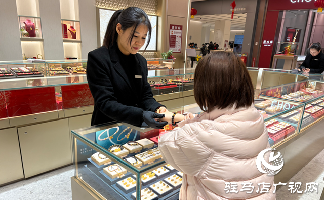 歲末金市“熱”起來 馬年主題飾品迎消費熱潮