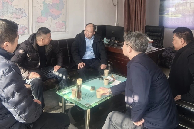 春節(jié)慰問送溫暖 情系鄉(xiāng)村促振興