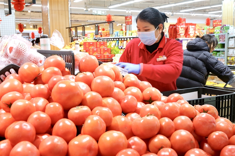 從平民蔬菜到菜中“貴族” 西紅柿價格何以“柿”不可擋