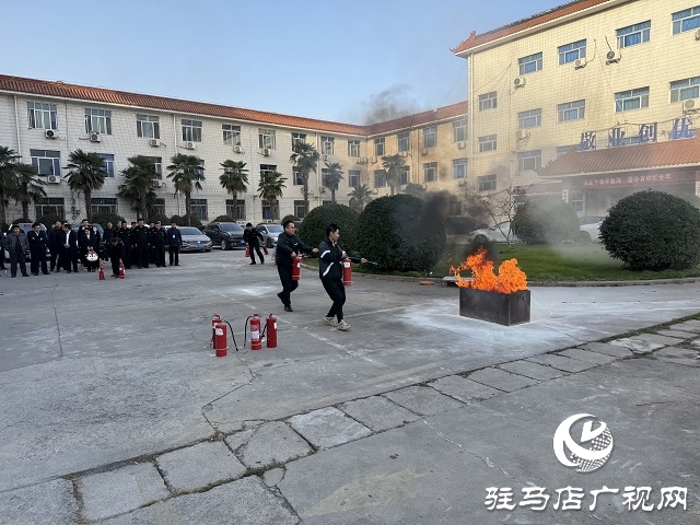 中原銀行駐馬店分行開展全員消防疏散演練