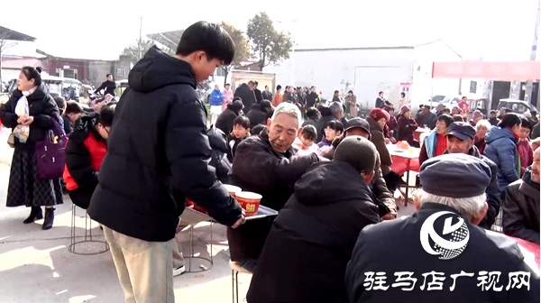 遂平縣趙莊村:孝善餃子宴 喜迎幸福年