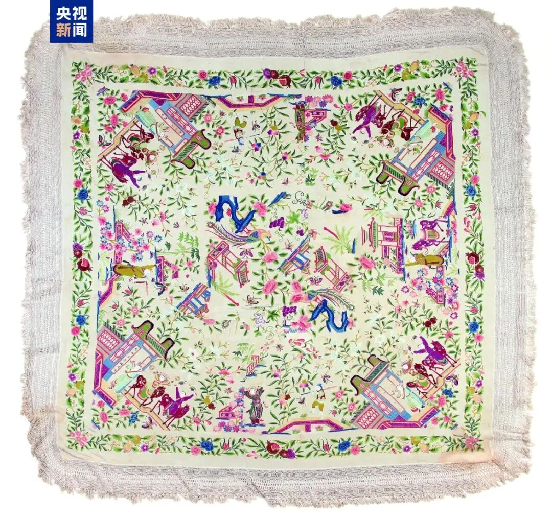 文博日歷丨這件18世紀(jì)的披肩，現(xiàn)在看仍然那么時(shí)尚