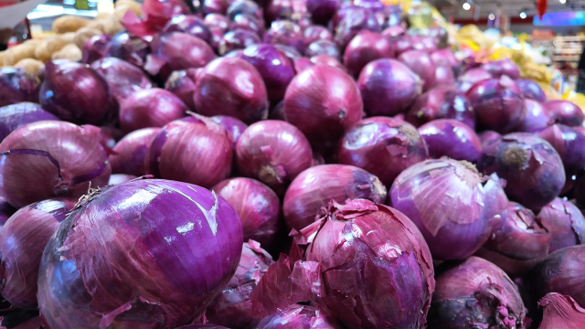 我市春節(jié)市場(chǎng)供應(yīng)貨豐價(jià)穩(wěn) 激活新春消費(fèi)新活力