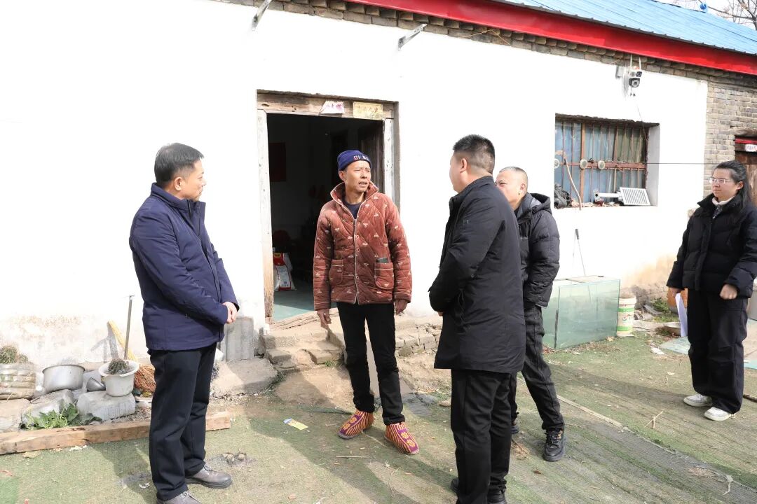 驛城區(qū)檢察院：為退休老干部和困難群眾&ldquo;送溫暖&rdquo;